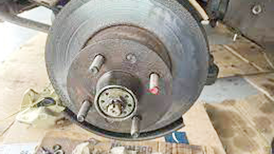 How to Replace Front Wheel Bearings on a Car