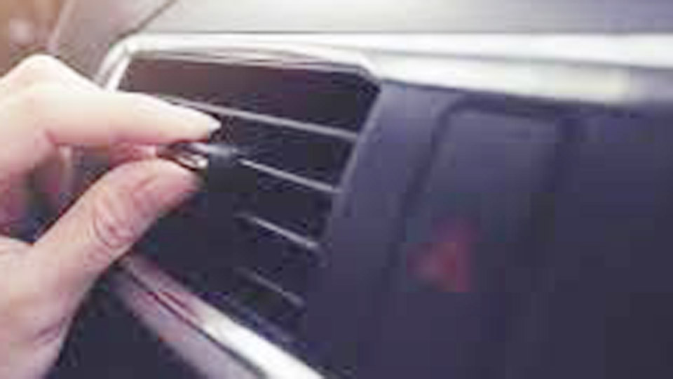 Does the Car Battery Affect the AC? 