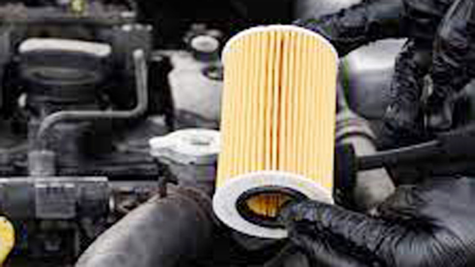 How to Remove a Car Oil Filter Without a Tool