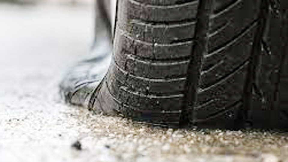 Why Do Car Tires Lose Air in the Winter