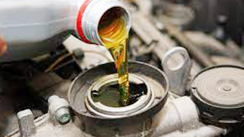 Why Does Diesel Oil Turn Black So Fast