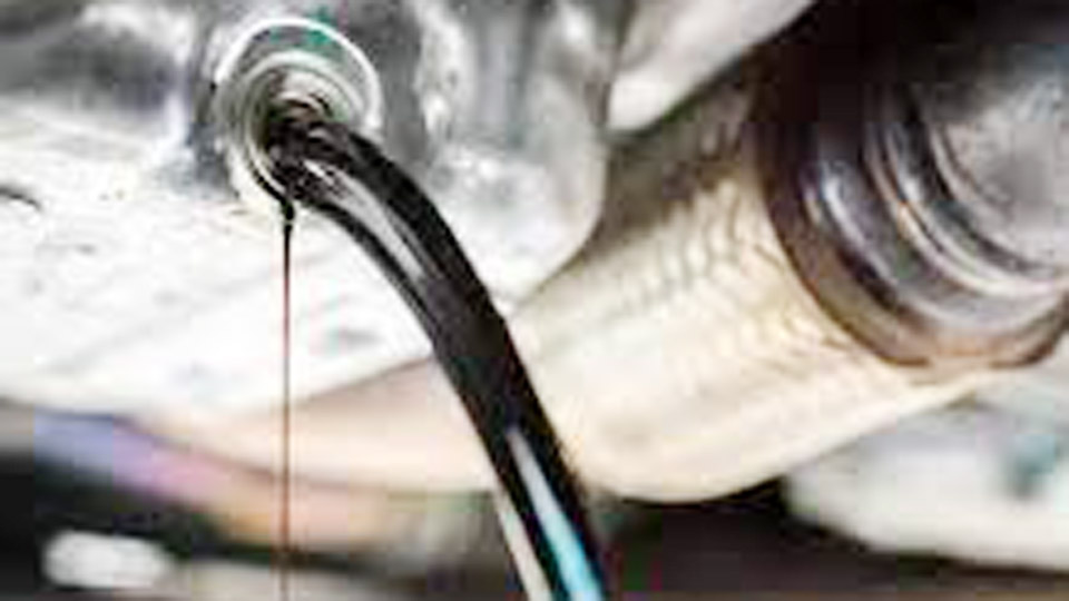 Why Does Engine Oil Turn Black Quickly