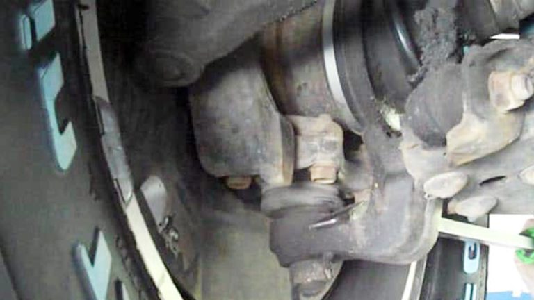 Why-Does-My-Car-Make-Creaking-Noises-When-I-Turn.jpg